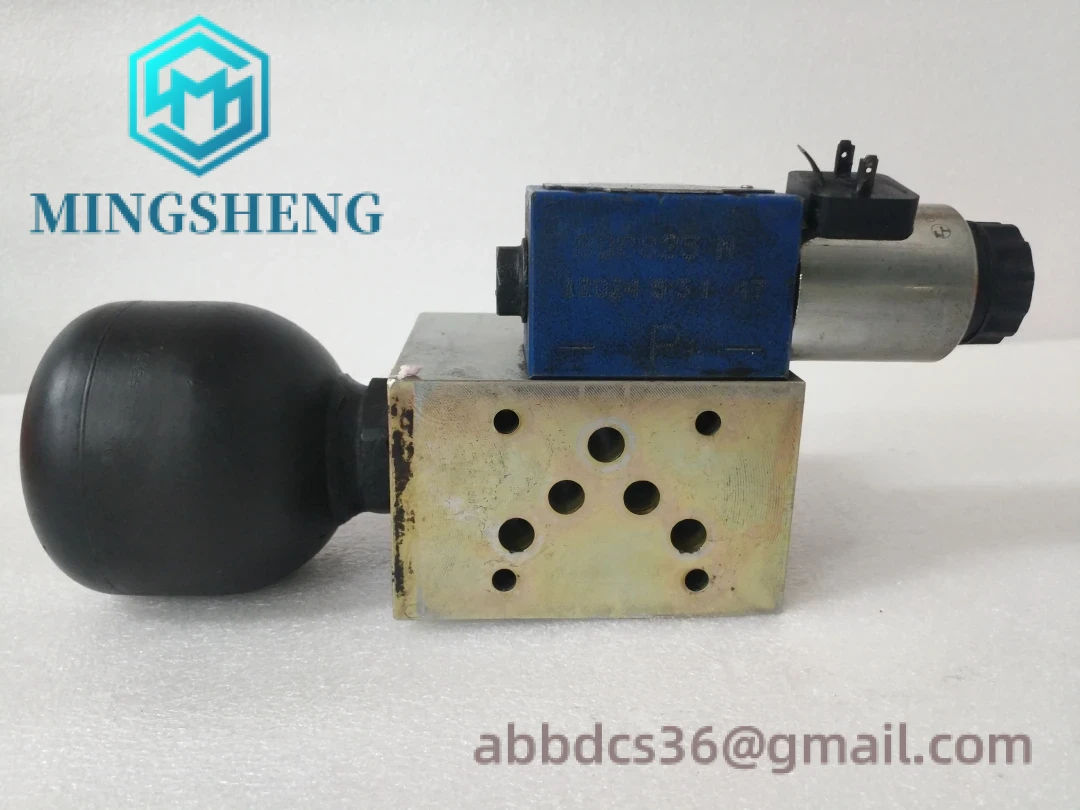 REXRTOH_4WE6Y62_EG24N9K4_R900561276_HSZ10-26916-AA_G24N9K4M01_R901025684_2.webp Bosch Rexroth 4WE6Y62 EG24N9K4 R900561276 + HSZ10-26916-AA G24N9K4M01 R901025684 Hydraulic Control Module